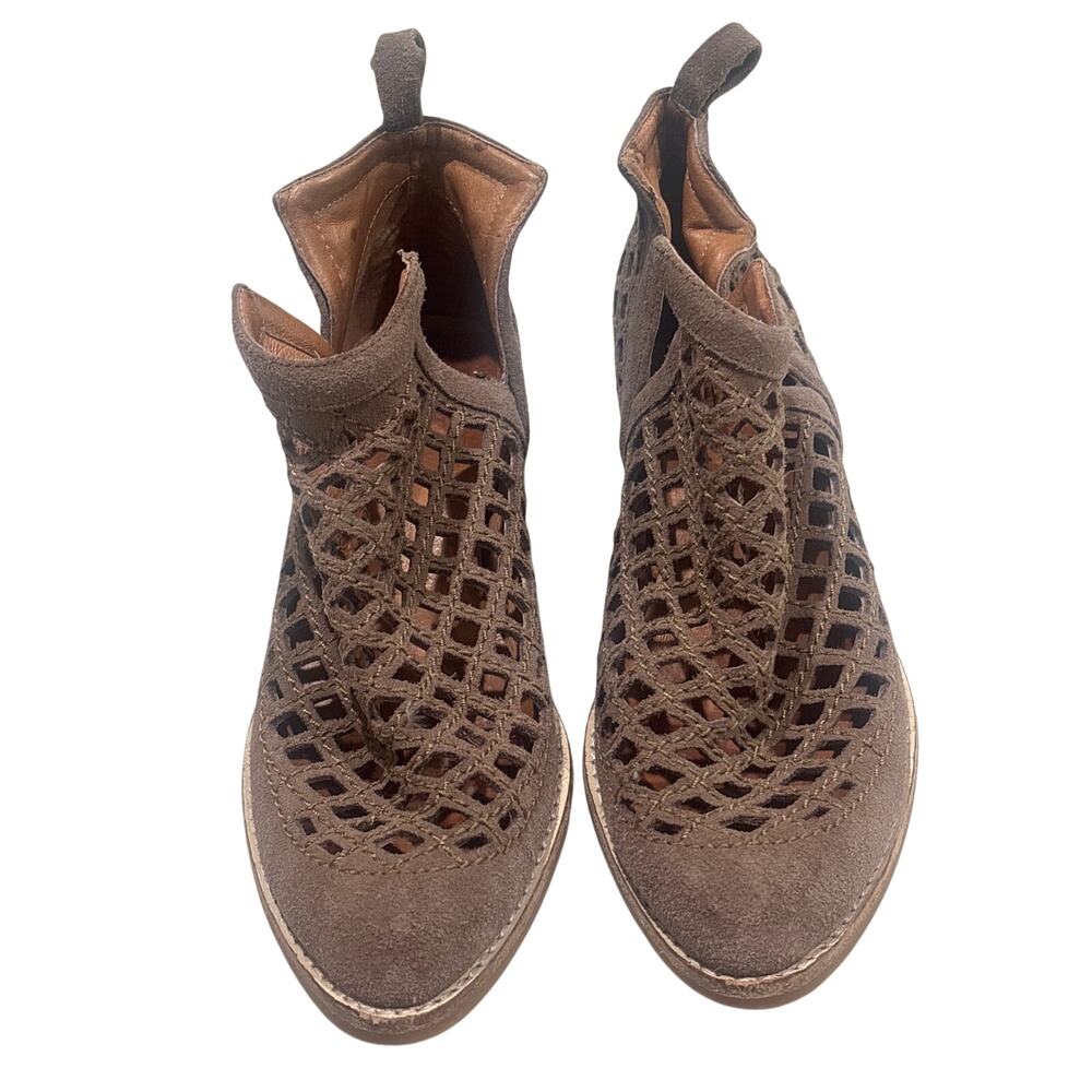 Women’s 6.5 Jeffrey Campbell Booties